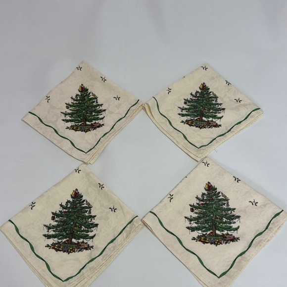 Spode Christmas Tree Santa On Top 19x18 Cloth Napkins Set of 4 - Picture 3 of 11